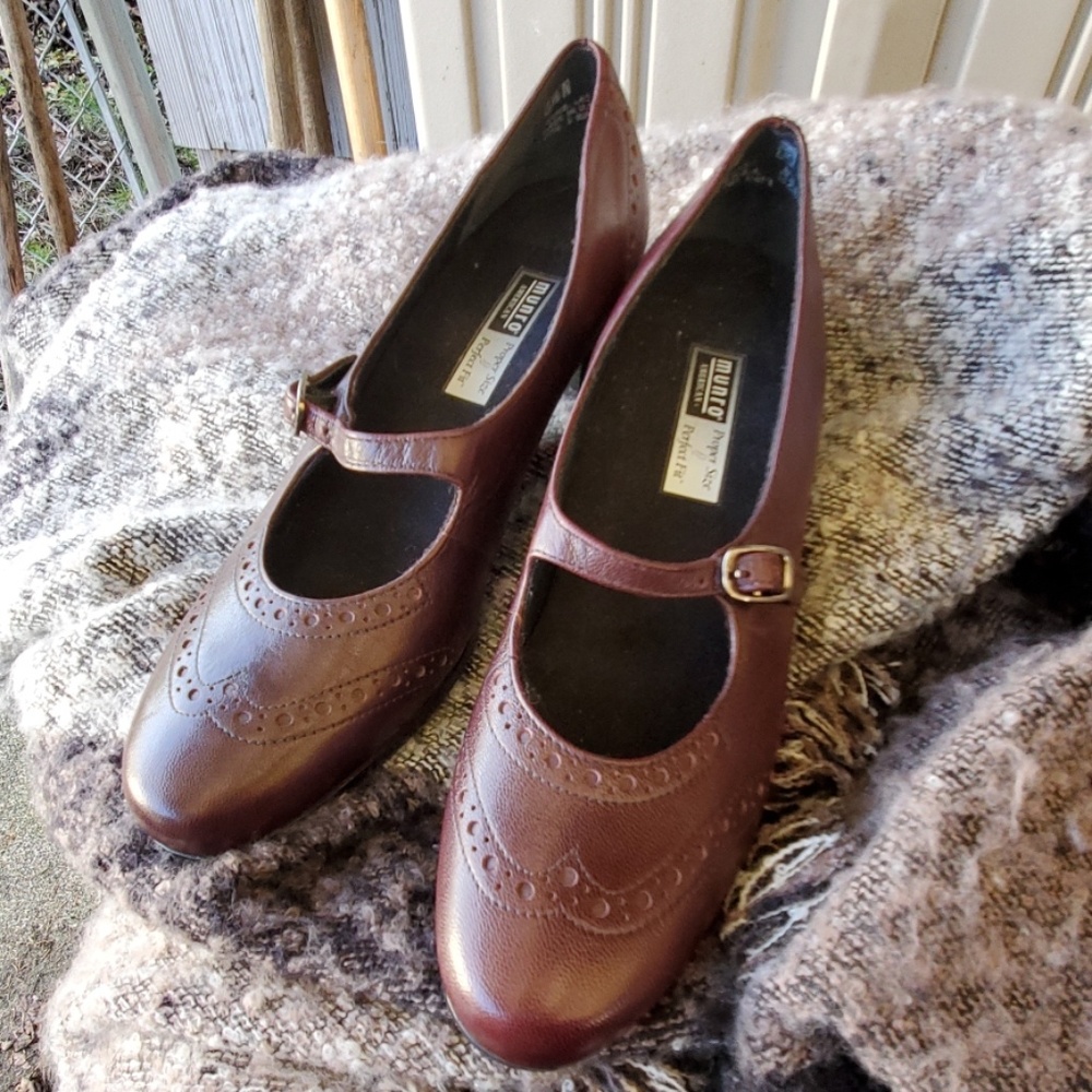 Munro American Isabel, Mary Jane